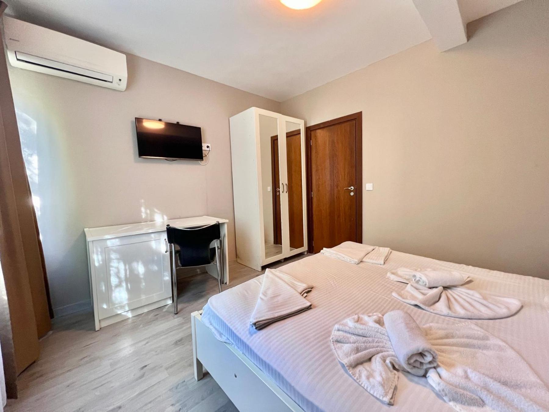 Kiara Apartments Saints Constantine and Helena Exterior photo